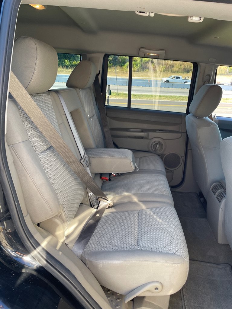 Used 2007 Jeep Commander Sport AWD/4WD image 20