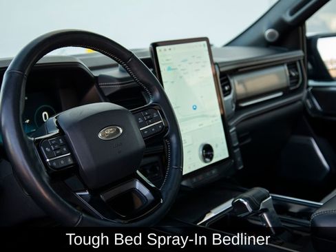 Used 2022 Ford F150 Lightning Platinum image 19