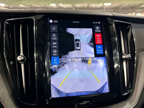 Certified 2025 Volvo XC60 B5 Plus image 16