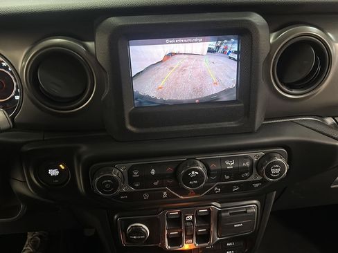 Used 2021 Jeep Wrangler Unlimited Willys image 22