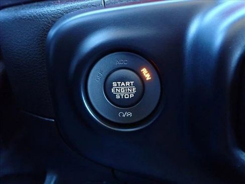 Used 2021 Jeep Gladiator Rubicon w/ Cold Weather Group AWD/4WD image 22