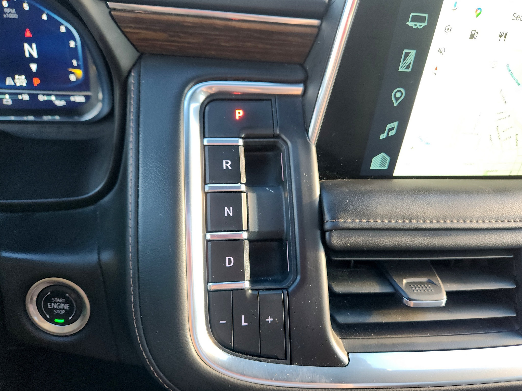 Used 2024 Chevrolet Suburban High Country AWD/4WD image 37
