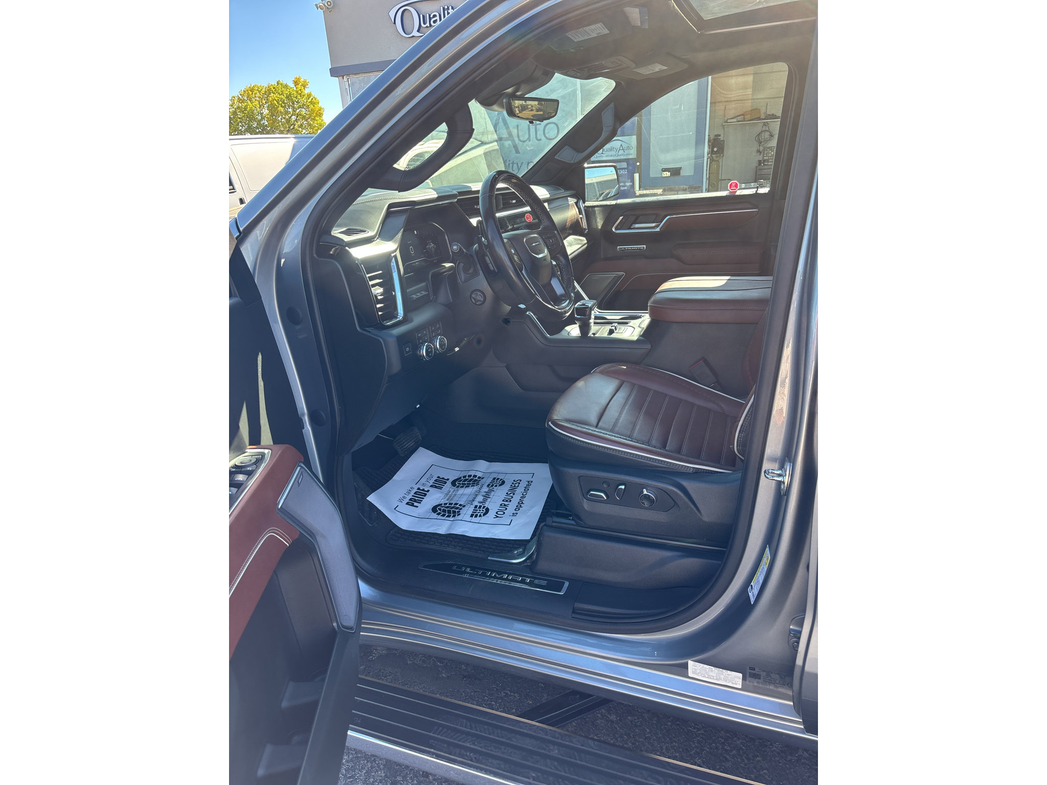Used 2023 GMC Sierra 1500 Denali Ultimate AWD/4WD image 10