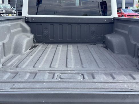 Used 2021 Jeep Gladiator Rubicon AWD/4WD image 15
