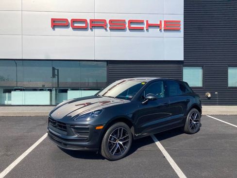 Certified 2024 Porsche Macan image 1