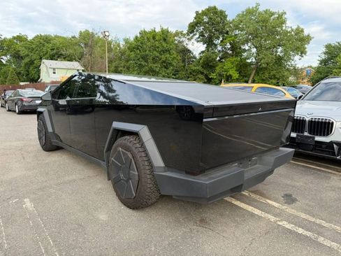 Used 2024 Tesla Cybertruck AWD Crew Cab image 3