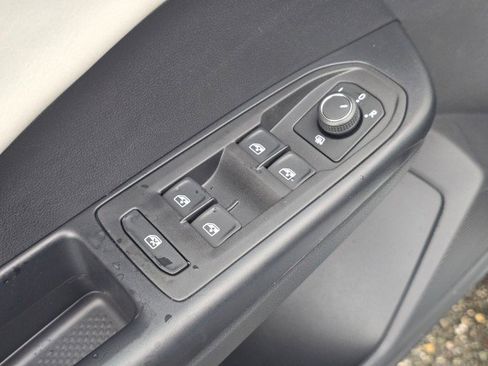 New 2026 Volkswagen Taos SE AWD/4WD image 27