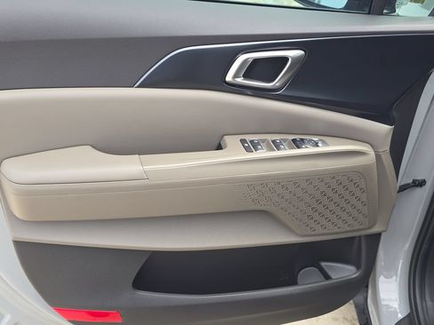 New 2027 Kia Carnival FWD image 18