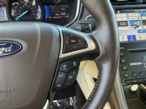 Used 2018 Ford Fusion Energi Platinum image 23