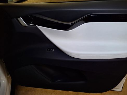 Used 2019 Tesla Model X 75D image 22