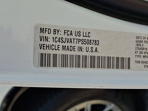 Certified 2023 Jeep Wagoneer 4WD image 25