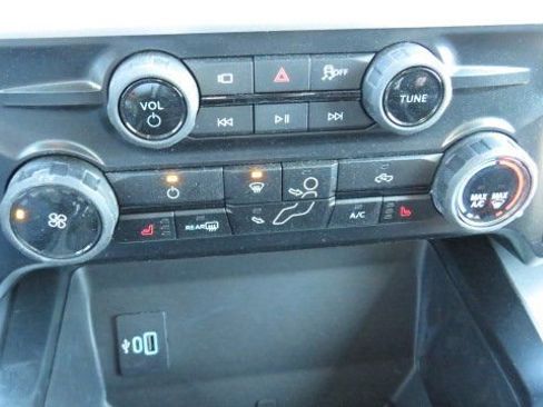 New 2026 Ford F250 XLT w/ XLT Premium Package AWD/4WD image 21