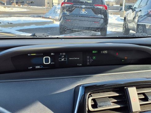 Used 2017 Toyota Prius Four image 17