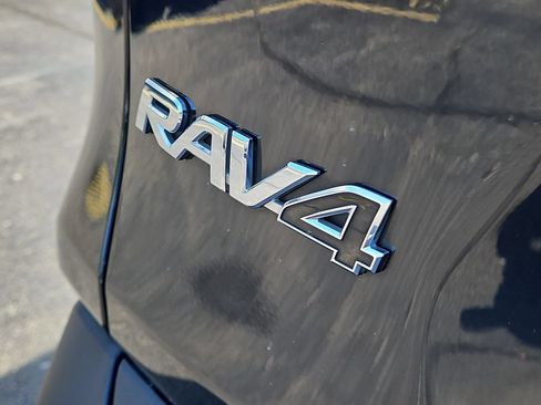 Used 2023 Toyota RAV4 XLE FWD image 8