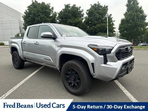 Used 2025 Toyota Tacoma TRD Sport w/ TRD Sport Upgrade Package AWD/4WD image 2