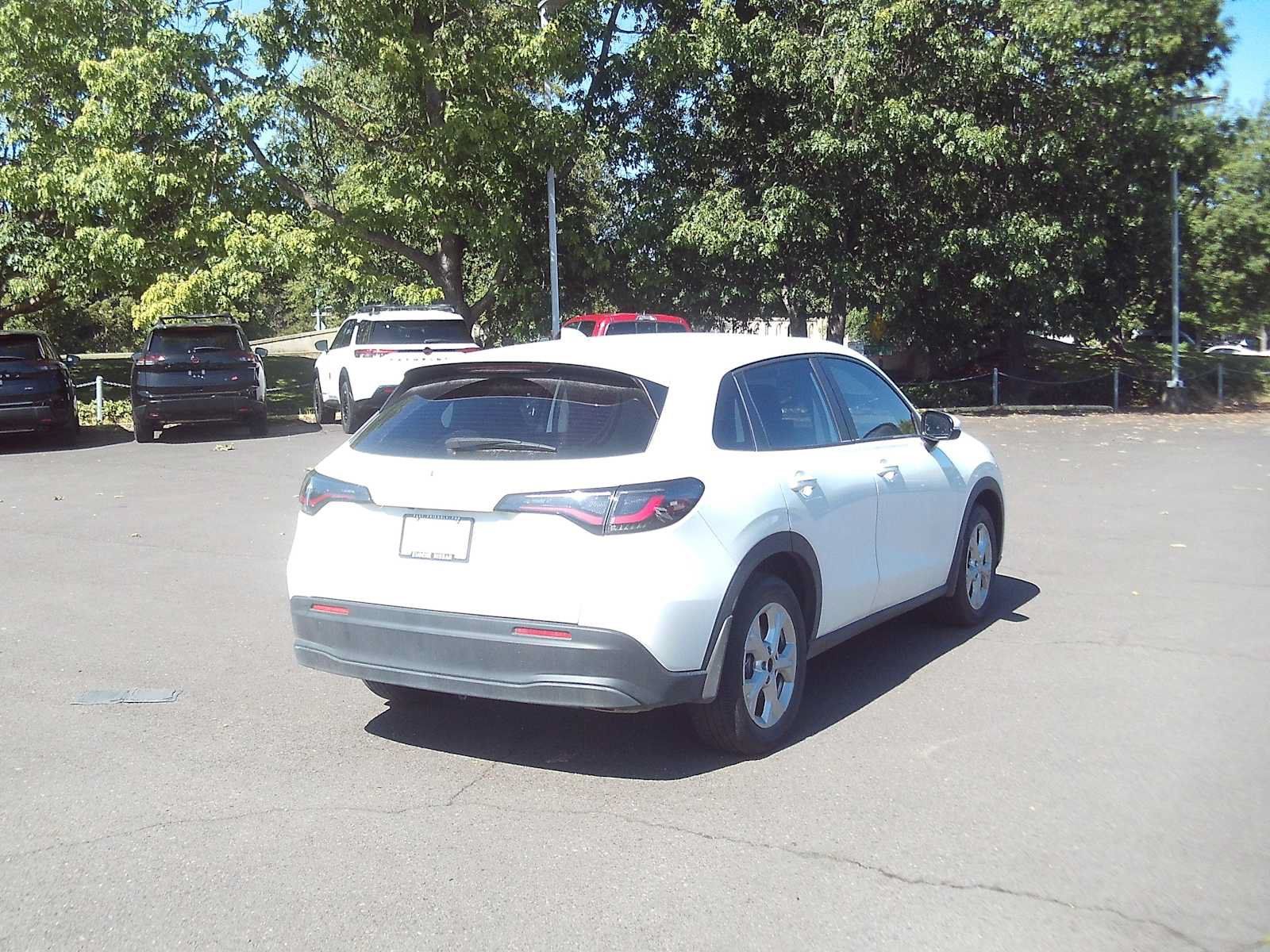 Used 2023 Honda HR-V LX image 5