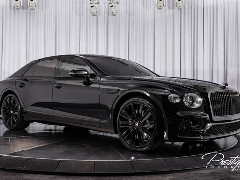 Used 2023 Bentley Flying Spur W12 image 21