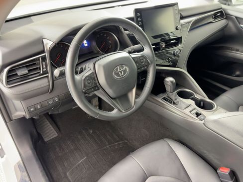 Used 2022 Toyota Camry XSE image 4