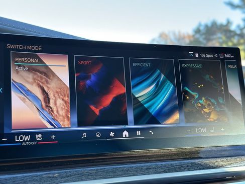 Certified 2023 BMW 760i xDrive image 45