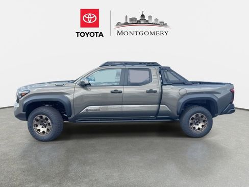 New 2025 Toyota Tacoma Trailhunter image 3