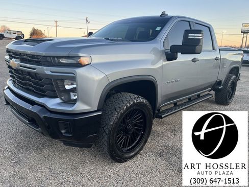 Used 2025 Chevrolet Silverado 2500 Custom image 1