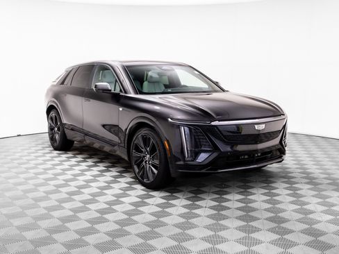 Certified 2024 Cadillac Lyriq Sport image 8