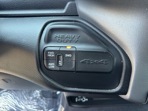 Used 2024 RAM 2500 Big Horn AWD/4WD image 38