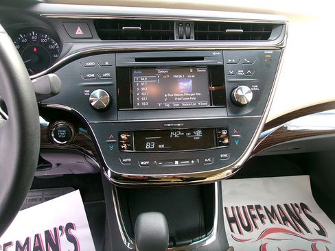 Used 2015 Toyota Avalon XLE w/ Preferred Accessory Package FWD image 13