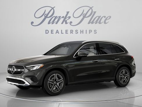 Used 2026 Mercedes-Benz GLC 300 image 2