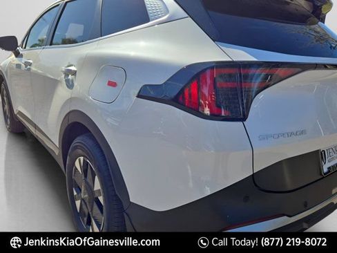 New 2026 Kia Sportage LX FWD image 9