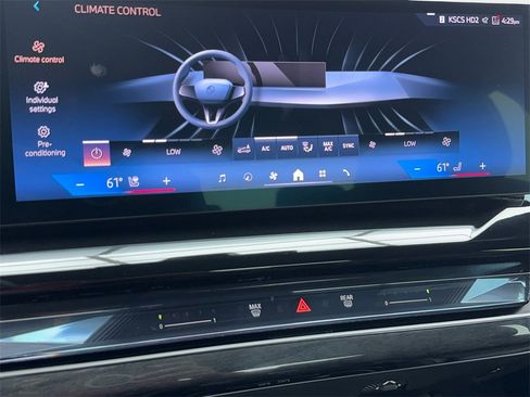 Used 2024 BMW i5 eDrive40i image 28