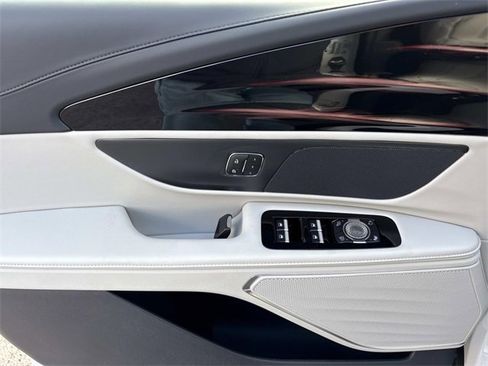 New 2026 Lincoln Nautilus Premier image 20