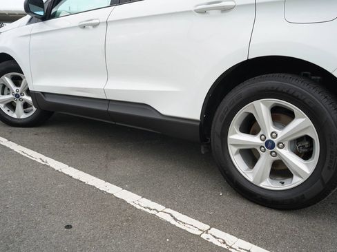 Used 2019 Ford Edge SE FWD image 6