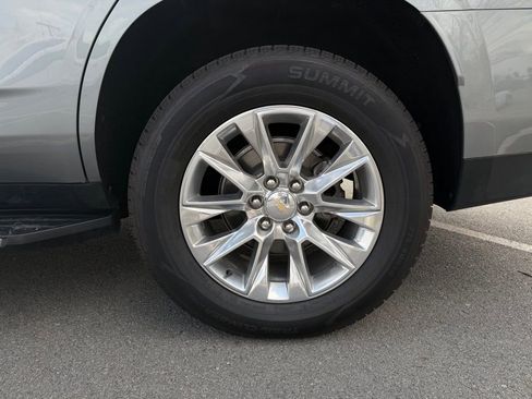 Used 2023 Chevrolet Tahoe Premier AWD/4WD image 32