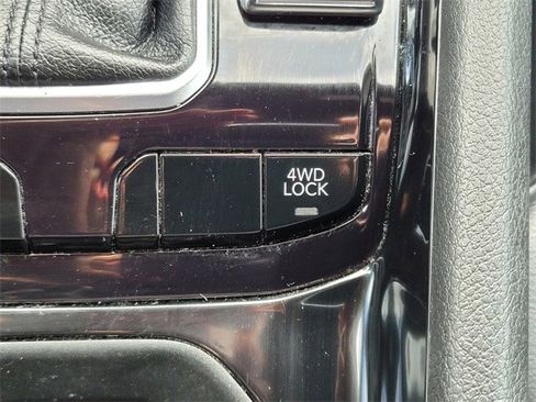 Used 2024 Jeep Compass Limited image 22