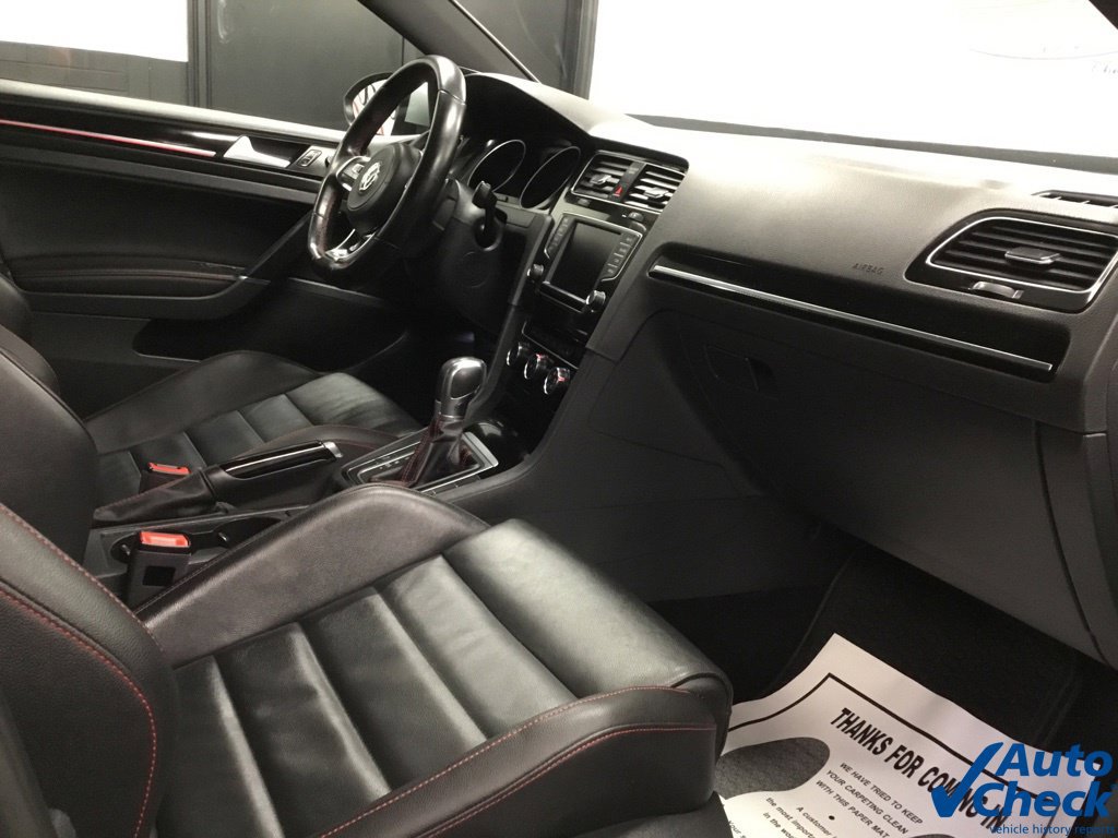 Used 2017 Volkswagen GTI SE FWD image 36