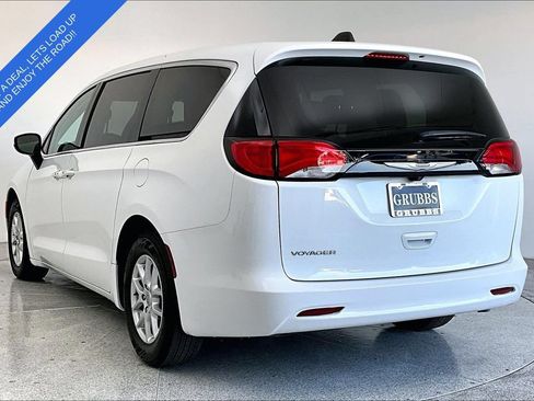 Used 2023 Chrysler Voyager LX FWD image 15
