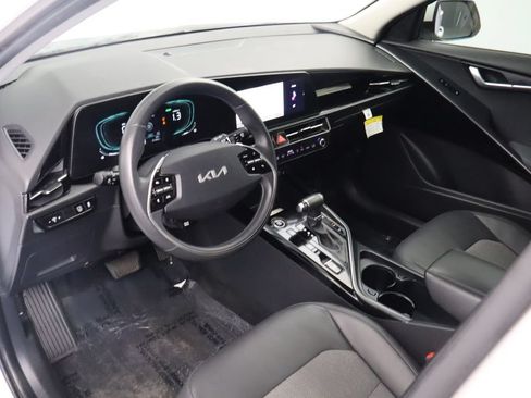 Used 2023 Kia Niro EX FWD image 16