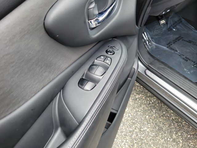 Used 2024 Nissan Murano SV FWD image 16