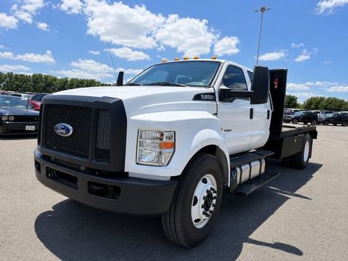 Used 2019 Ford F650 2WD Crew Cab Super Duty image 1