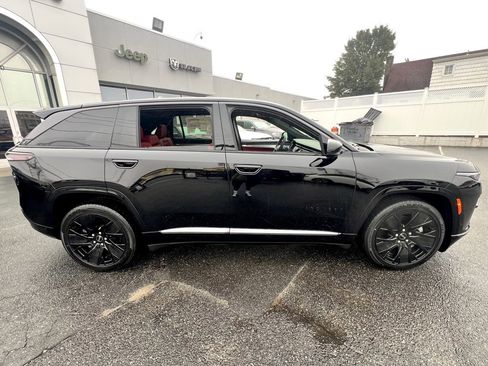 New 2024 Jeep Wagoneer Launch Edition image 9