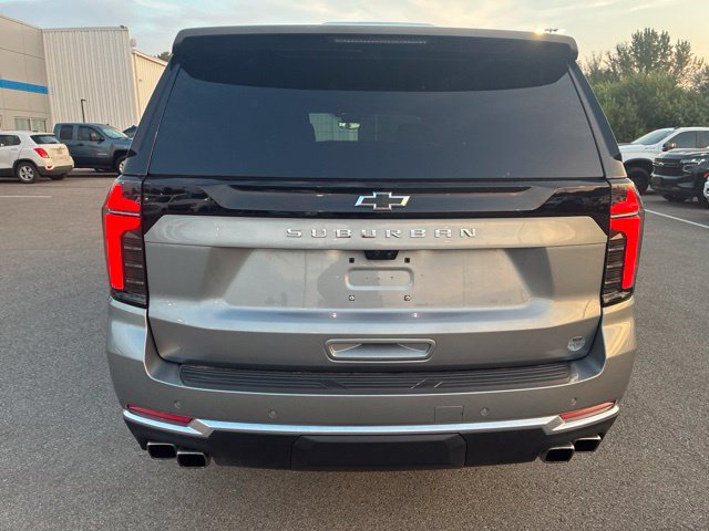 Used 2025 Chevrolet Suburban High Country AWD/4WD image 6