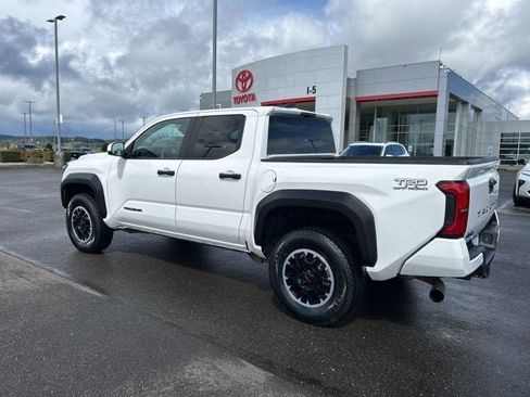 Used 2024 Toyota Tacoma TRD Off-Road AWD/4WD image 11