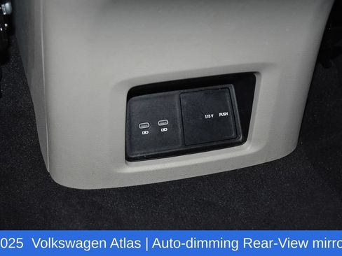 Used 2025 Volkswagen Atlas SEL AWD/4WD image 29