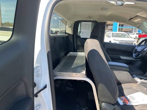 Used 2022 Chevrolet Colorado LT w/ Fleet Safety Package image 31