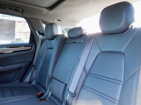 Used 2019 Porsche Cayenne image 24