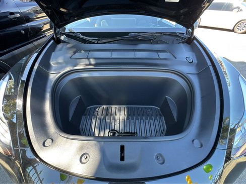 Used 2023 Tesla Model Y Performance image 40