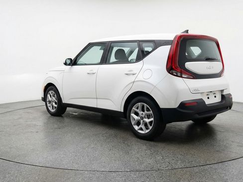 Used 2025 Kia Soul LX w/ LX Technology Package image 6