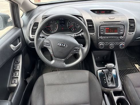 Used 2017 Kia Forte LX image 10