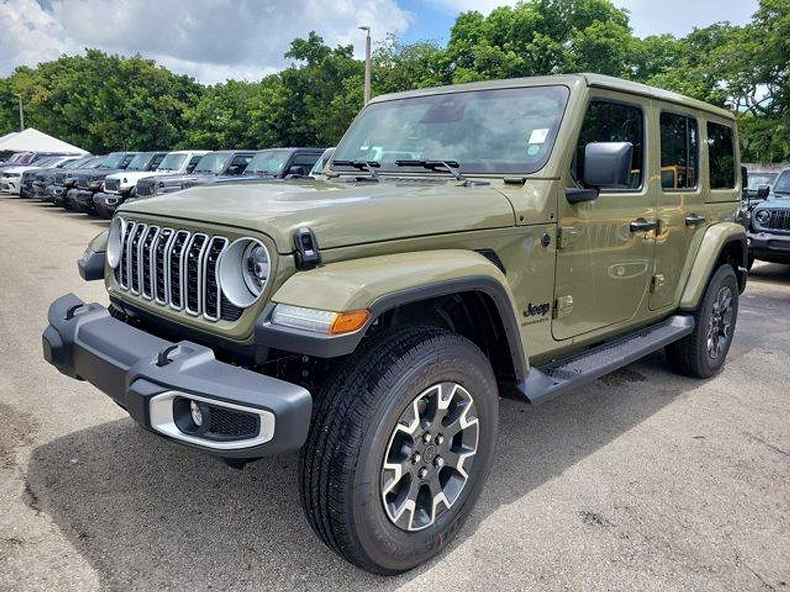 New 2026 Jeep Wrangler Unlimited Sahara AWD/4WD image 3